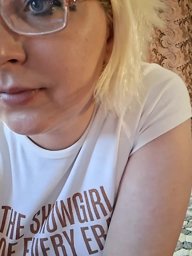 Vika211 Live Sex April 17, 2026