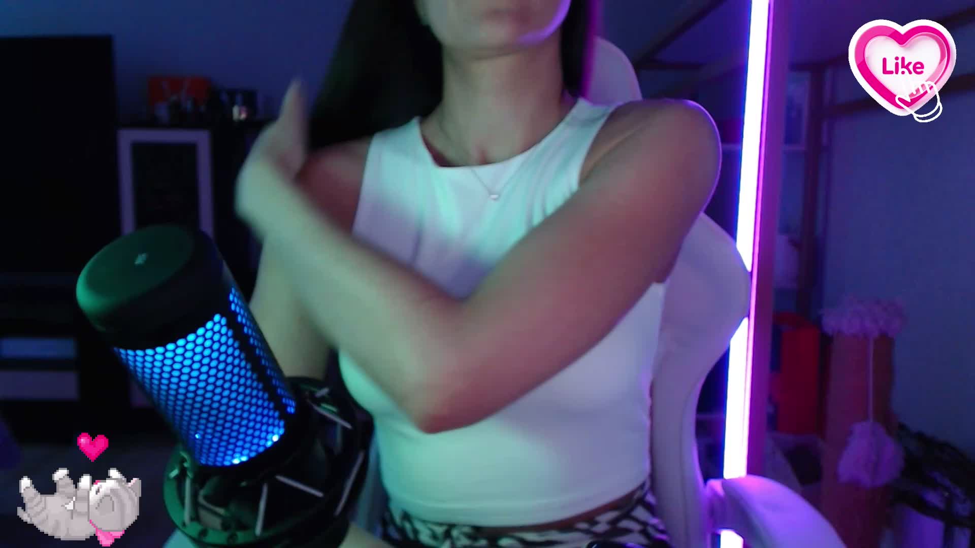 QWEENII Live Sex April 17, 2026