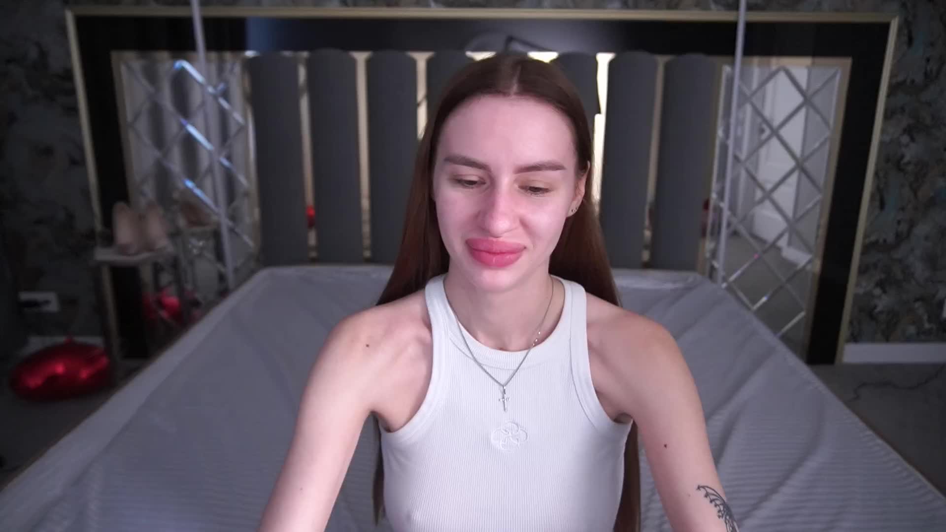 SnowWhiteee Live Sex April 17, 2026