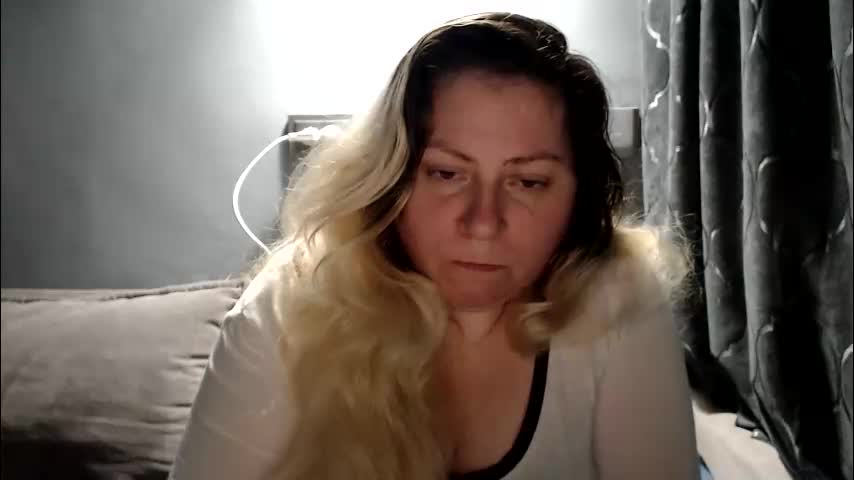 candycream74 Live Sex April 17, 2026