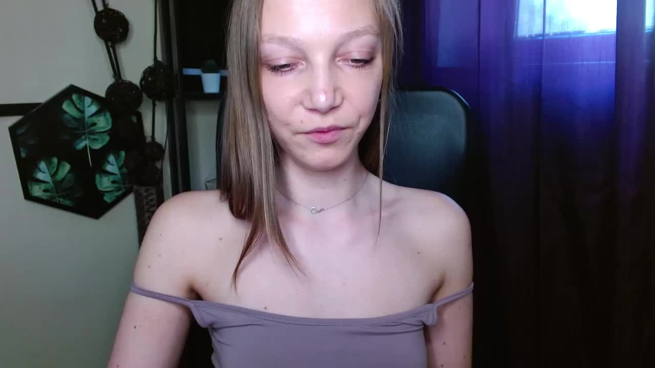 EmillyExtasy Live Sex April 17, 2026