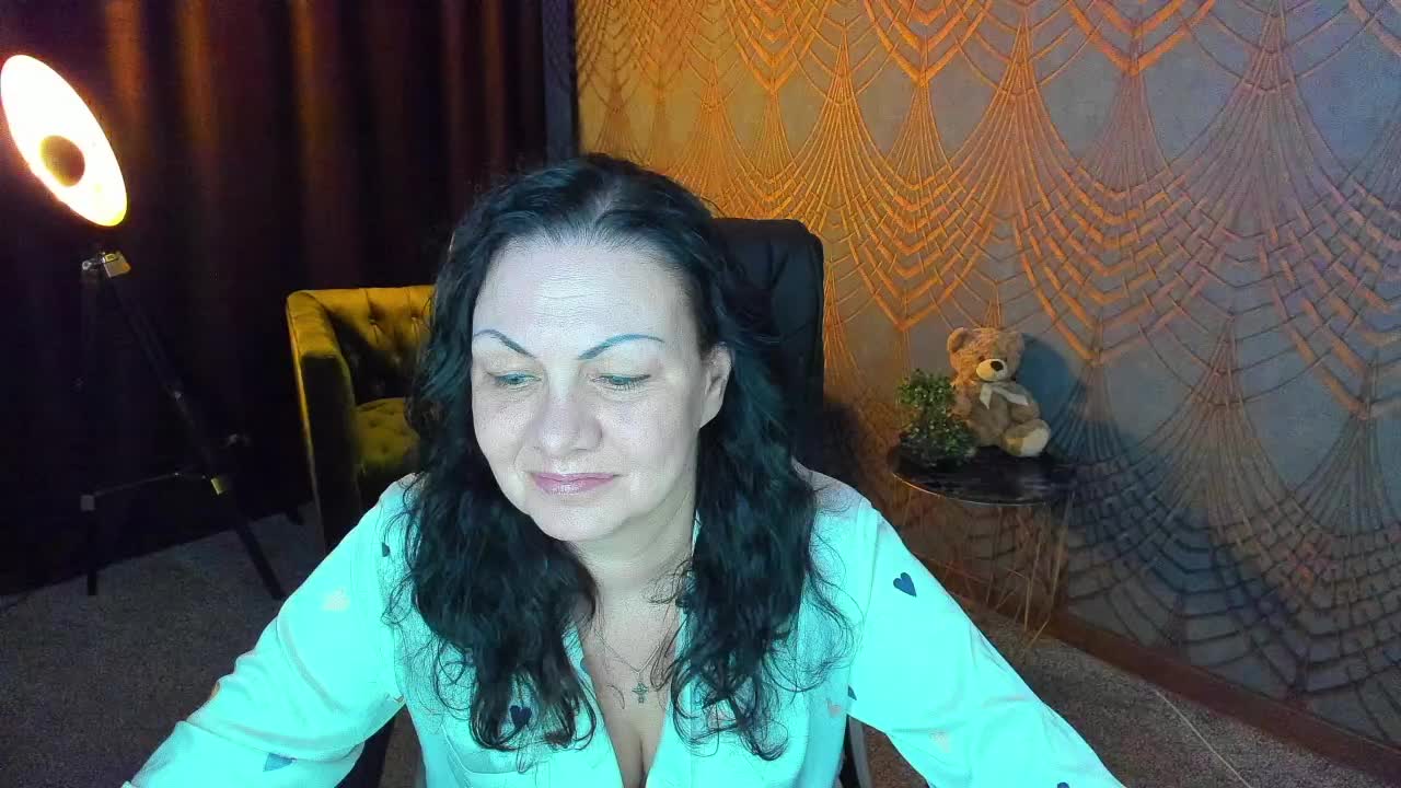 IrissMoon Live Sex April 17, 2026