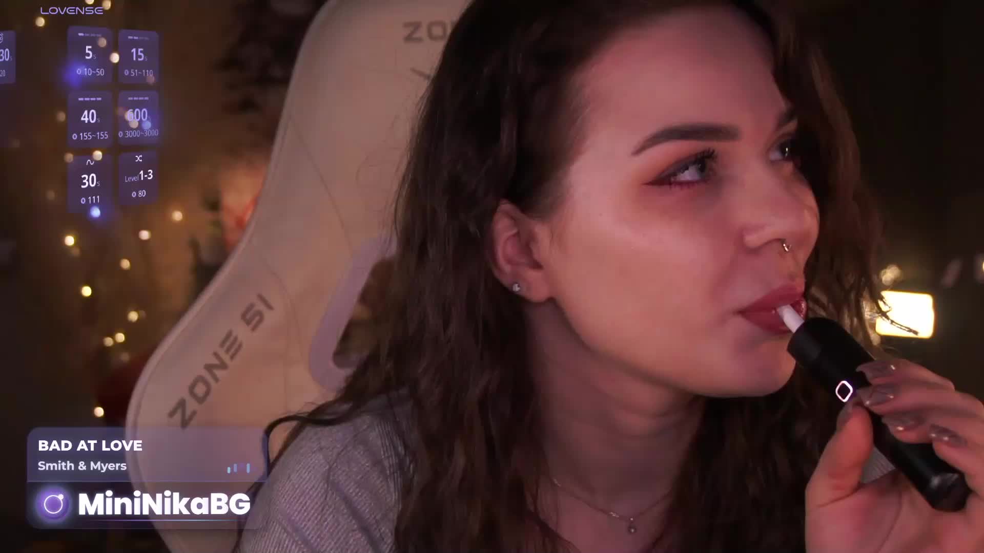 MiniNika Live Sex April 17, 2026