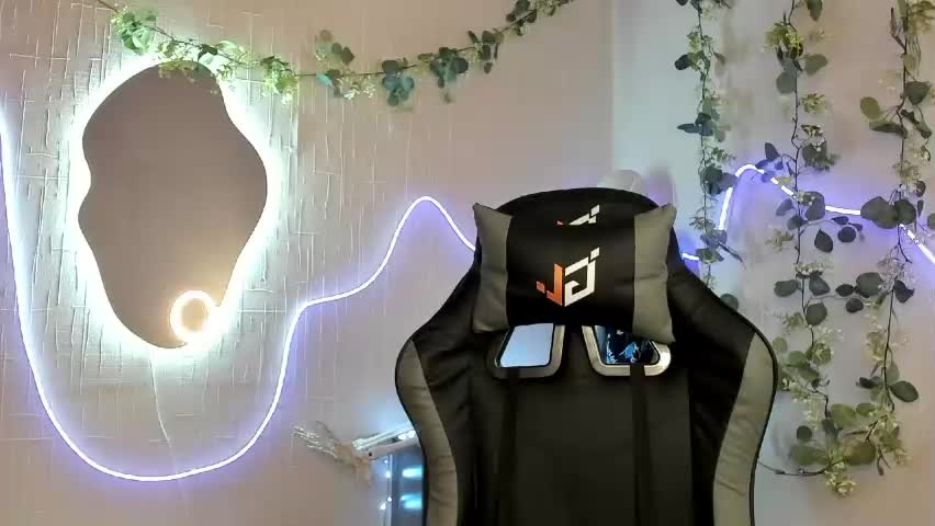 elastikiss Live Sex April 17, 2026