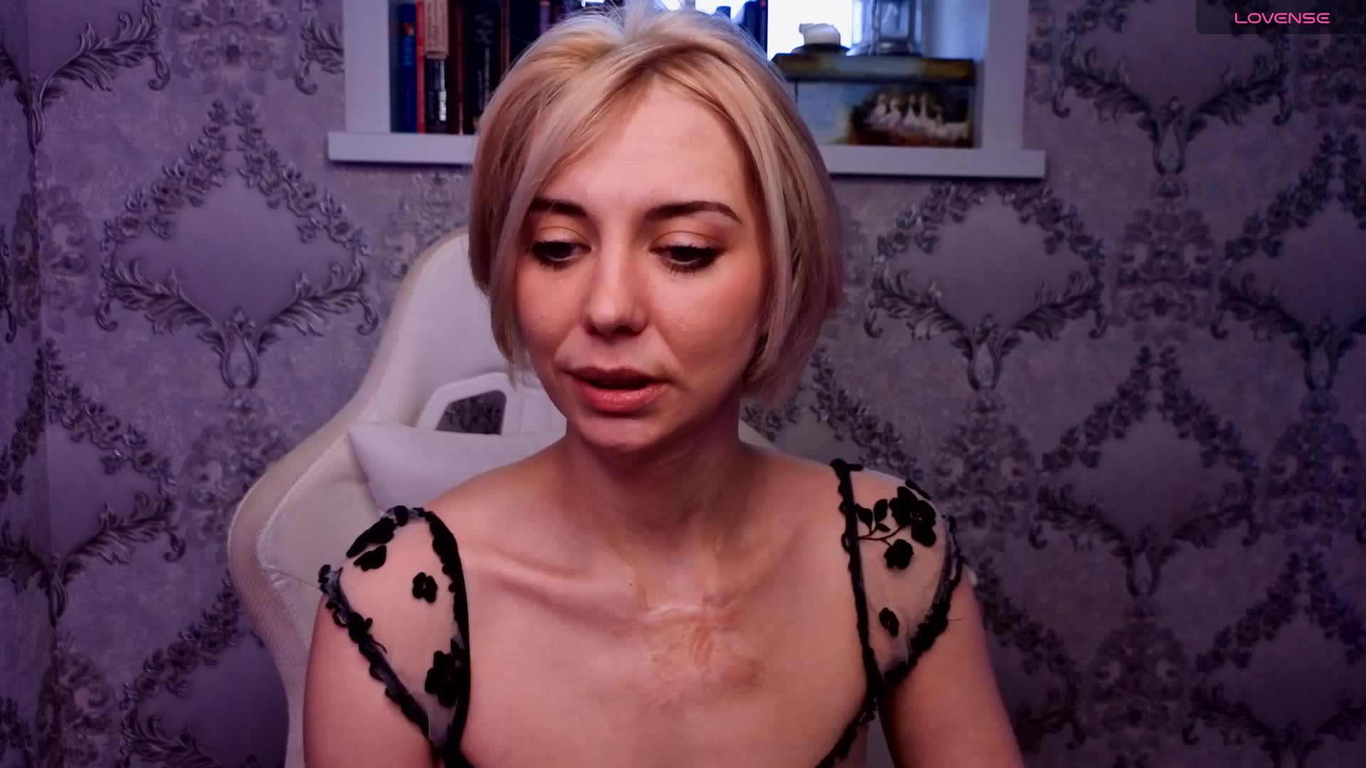 BlondIce Live Sex April 18, 2026