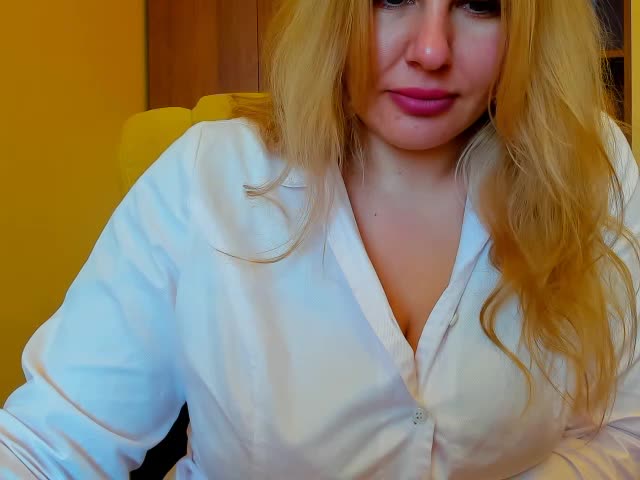 AvaQueen Live Sex April 18, 2026