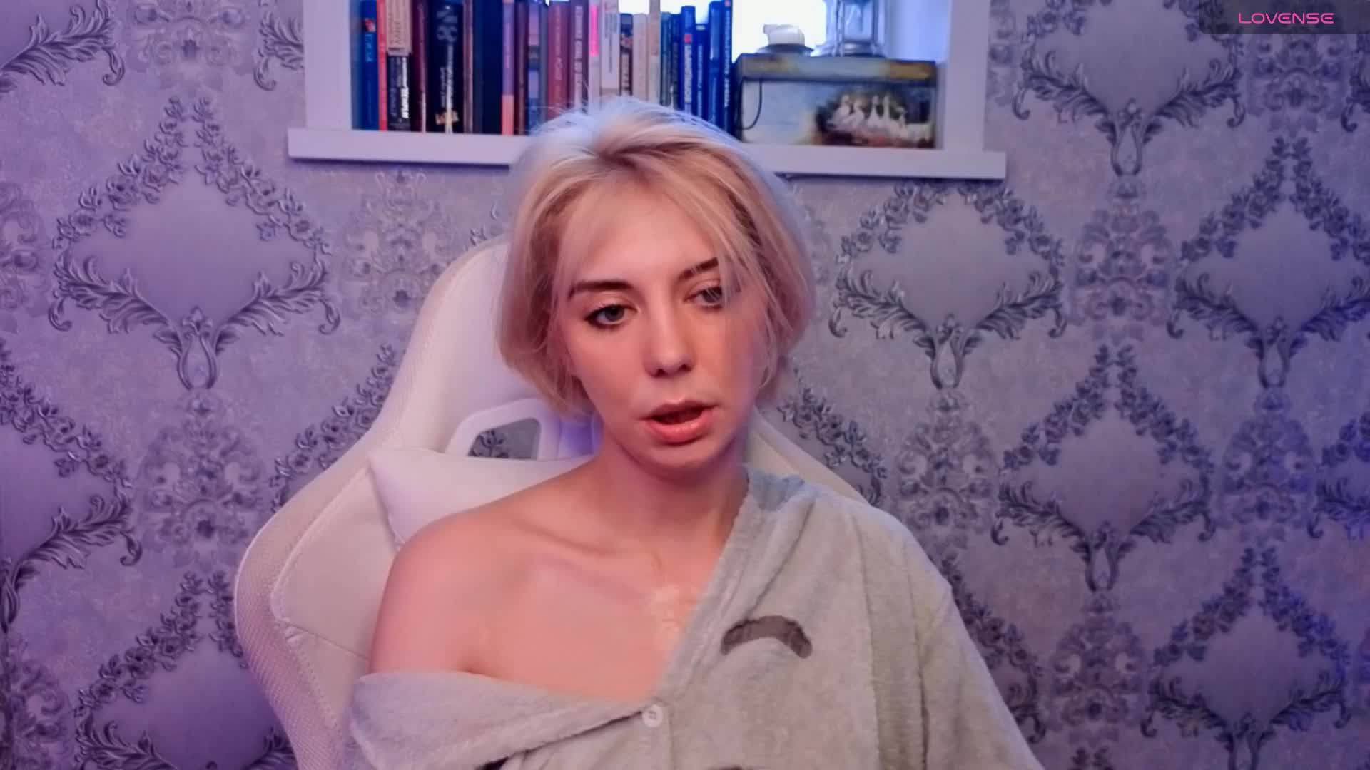 BlondIce Live Sex April 18, 2026