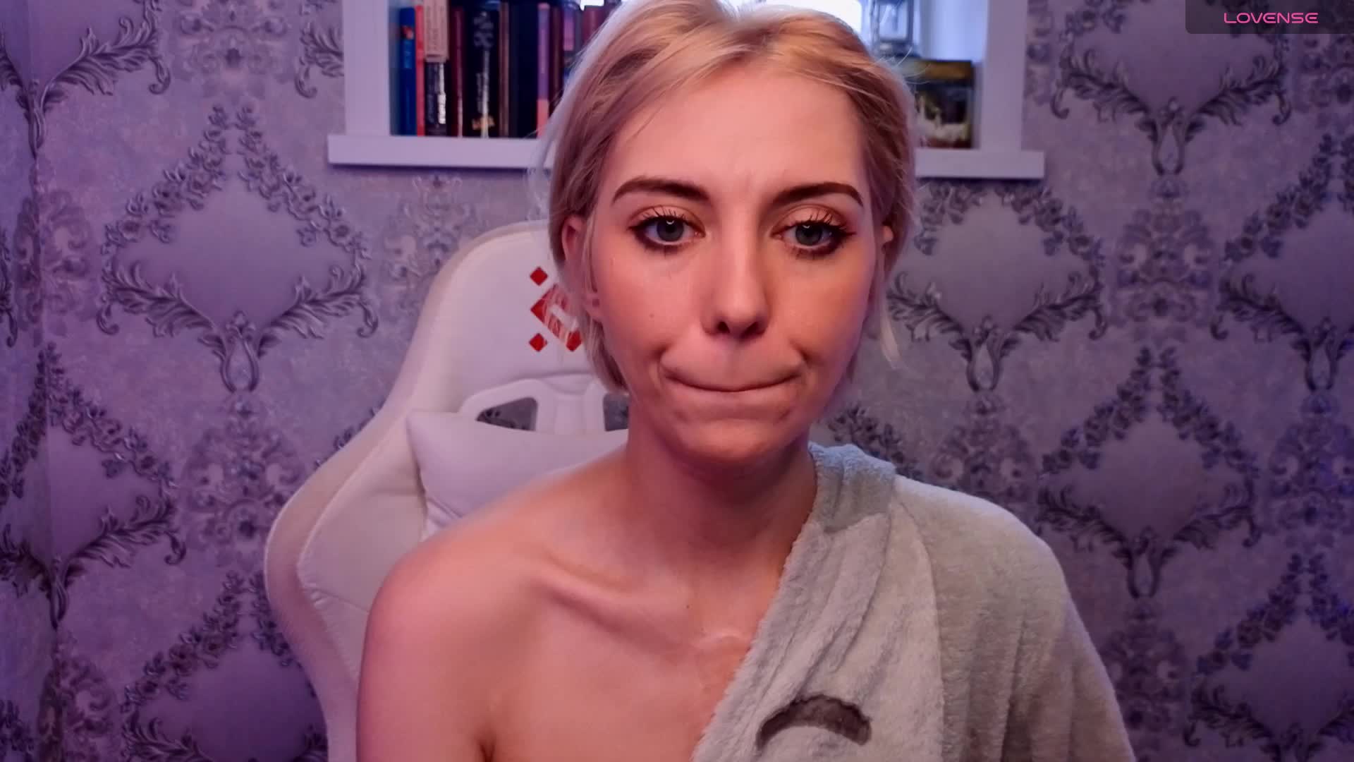 BlondIce Live Sex April 18, 2026