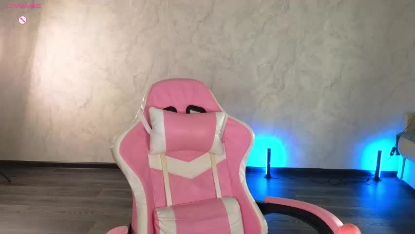lovelly_molly Live Sex April 18, 2026