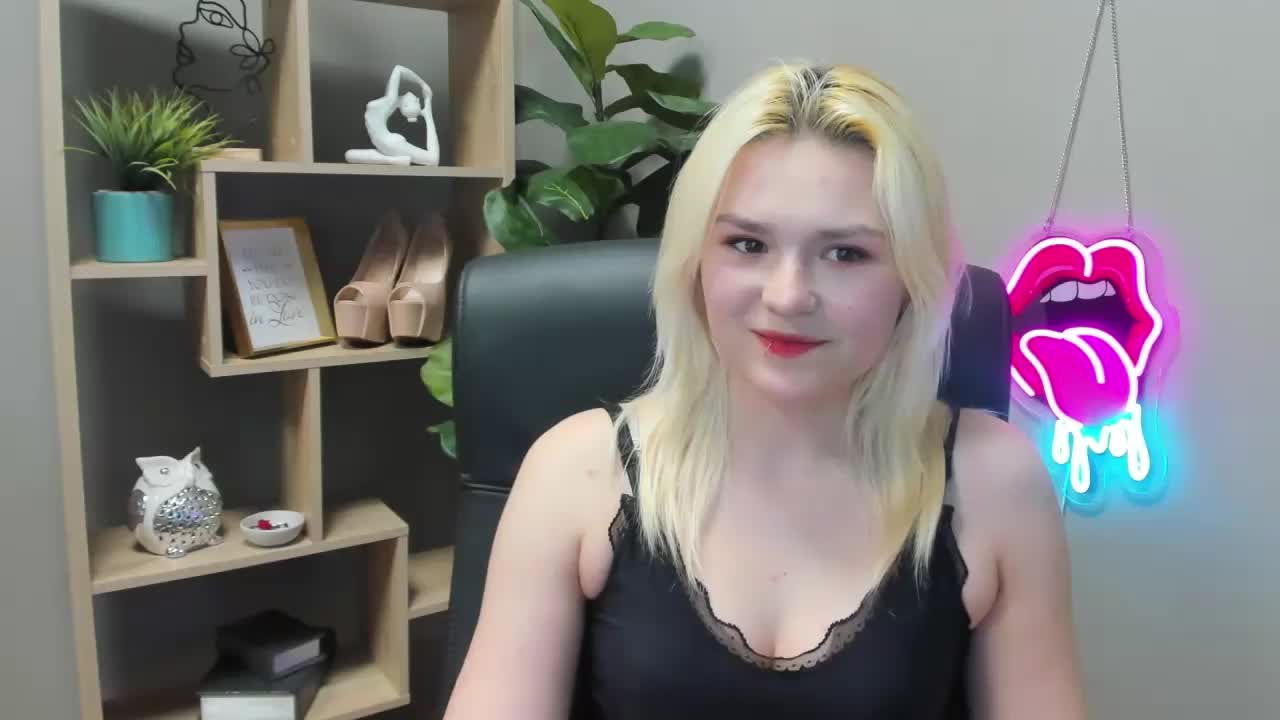 SweetLilyxo Live Sex April 18, 2026