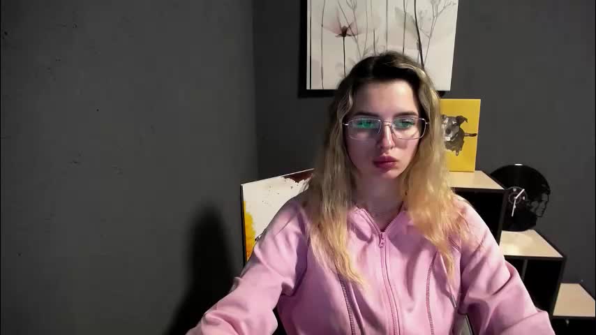 olivia_vi Live Sex April 19, 2026