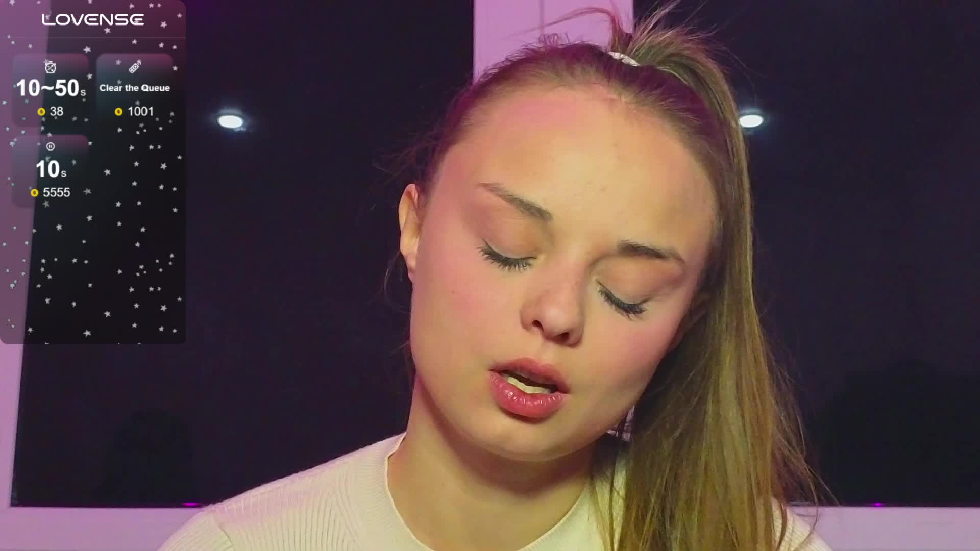 misss-vikki Live Sex April 19, 2026