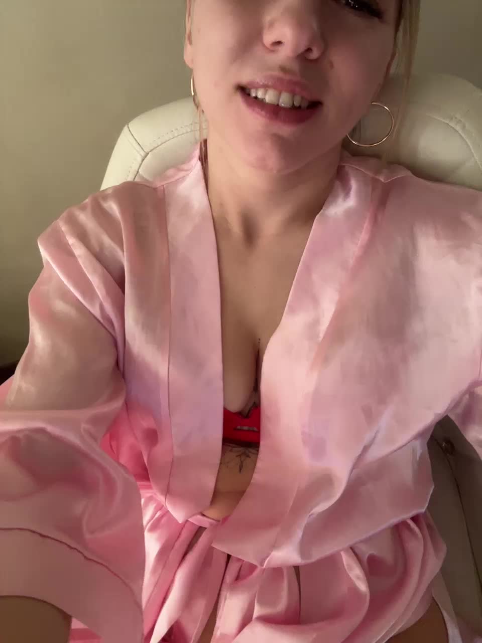 BlushingKitten Live Sex April 19, 2026
