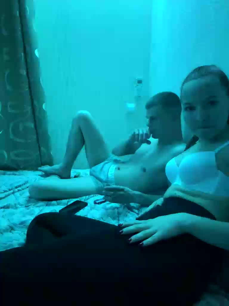 Bunniesss Live Sex April 19, 2026