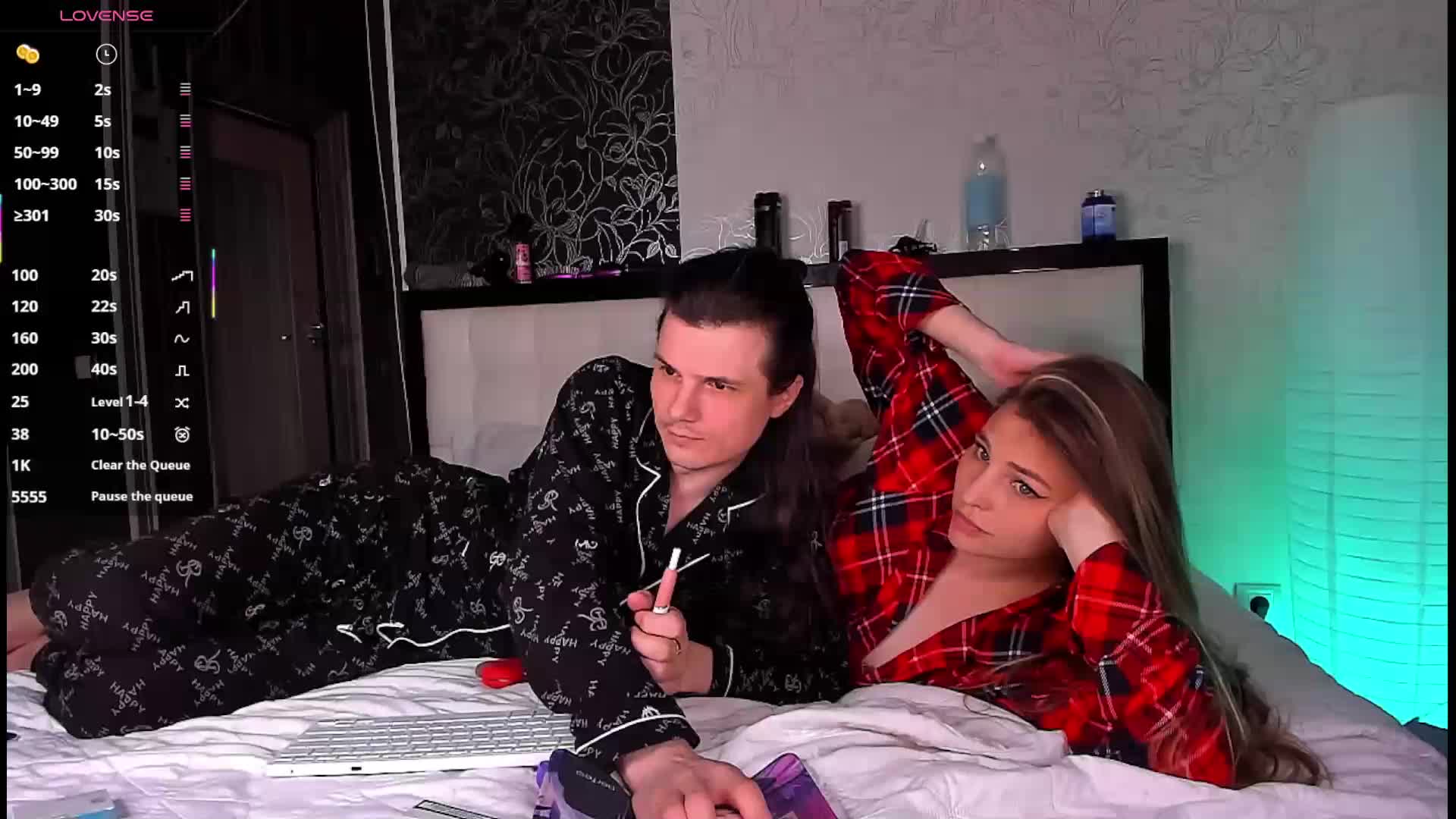 QueenAfina Live Sex April 20, 2026