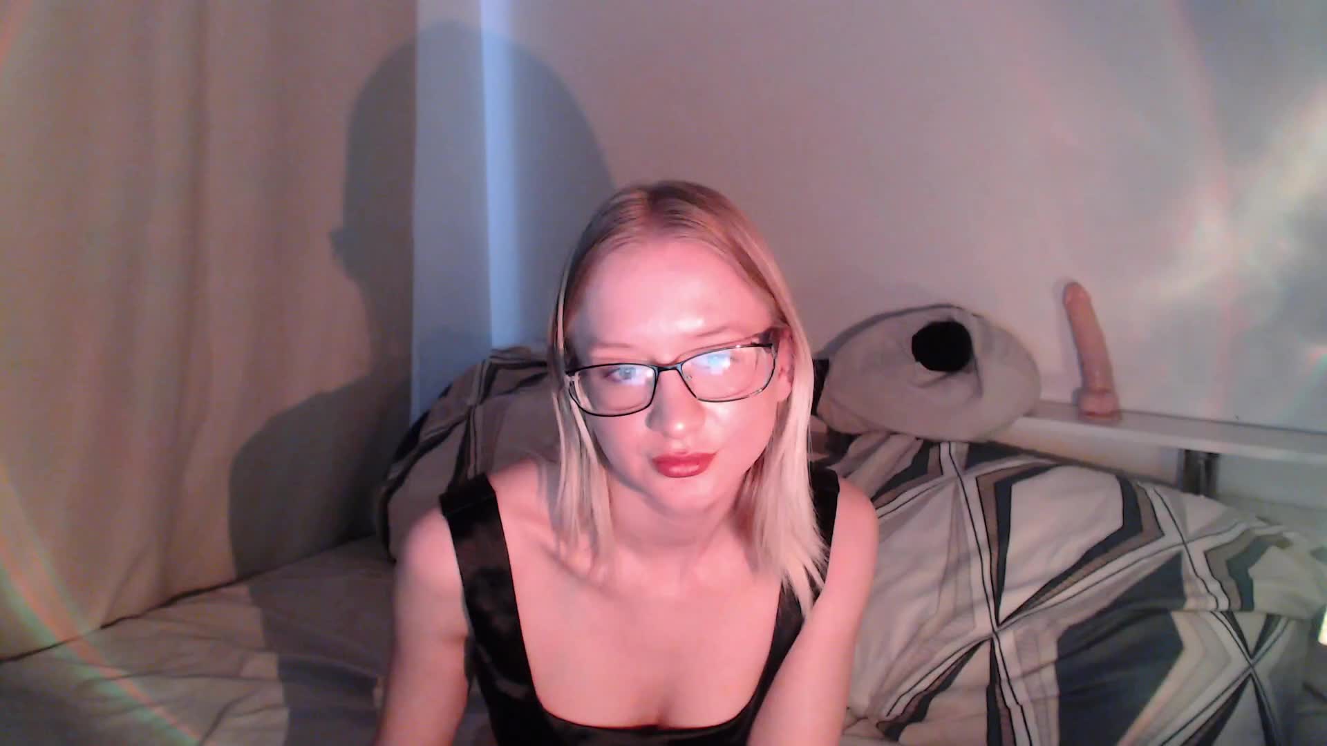 ChloeElegia Live Sex April 21, 2026
