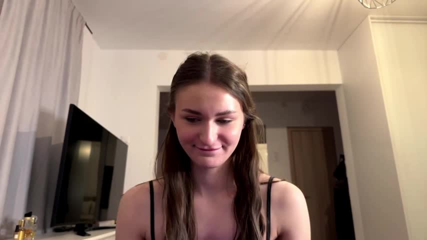 LauraMondella Live Sex April 21, 2026