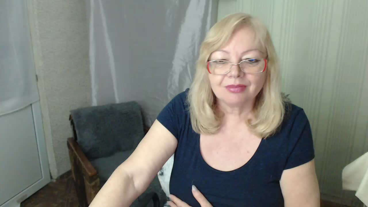 EvelynLoveShy Live Sex April 21, 2026