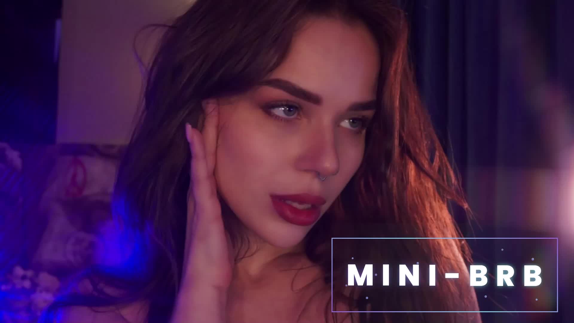 MiniNika Live Sex April 21, 2026