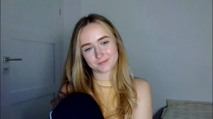 lulu_baby1 Live Sex April 21, 2026
