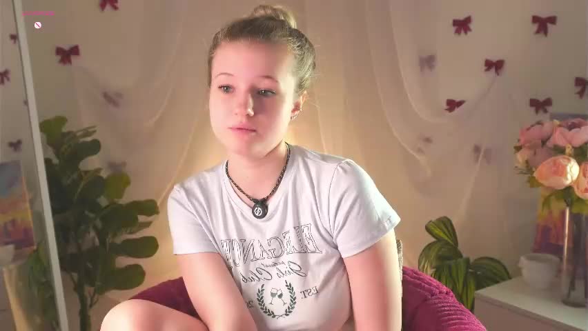 emilyhewell Live Sex April 22, 2026