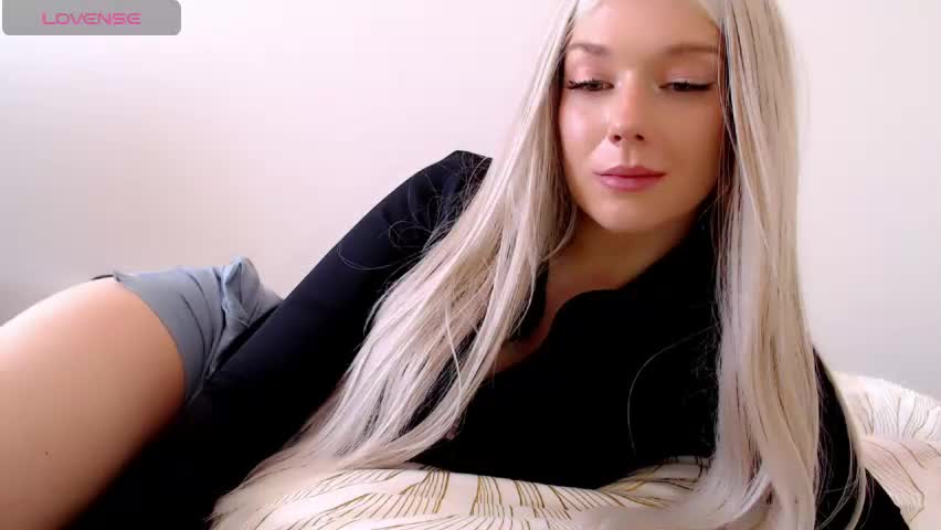 pervyblonde Live Sex April 22, 2026