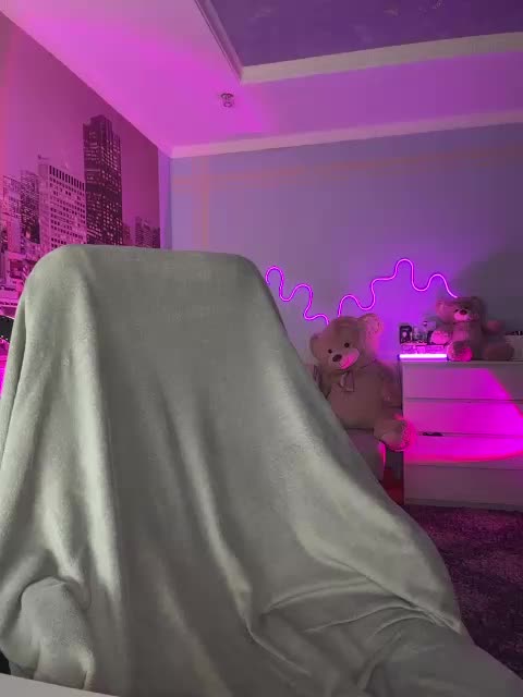 -YourPeachDream- Live Sex April 22, 2026
