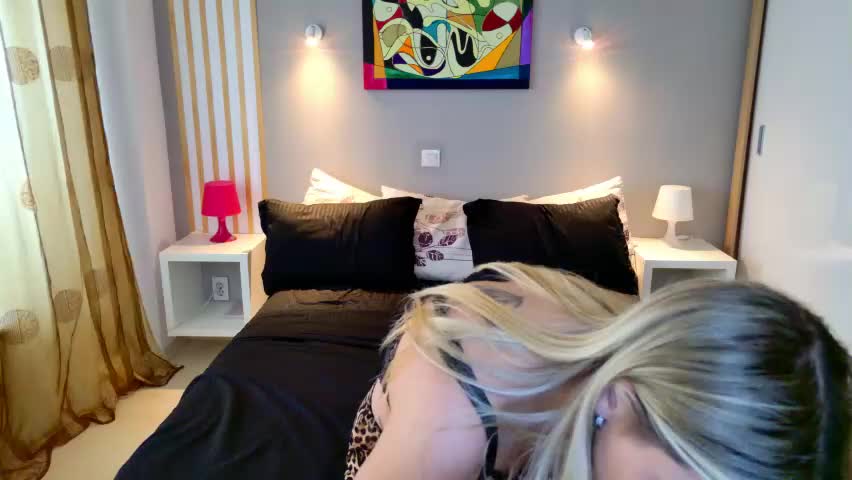nicole___19 Live Sex April 22, 2026