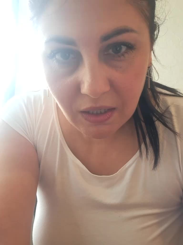 AmyRoses Live Sex April 22, 2026