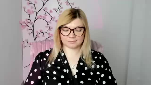 molly_moree Live Sex April 23, 2026