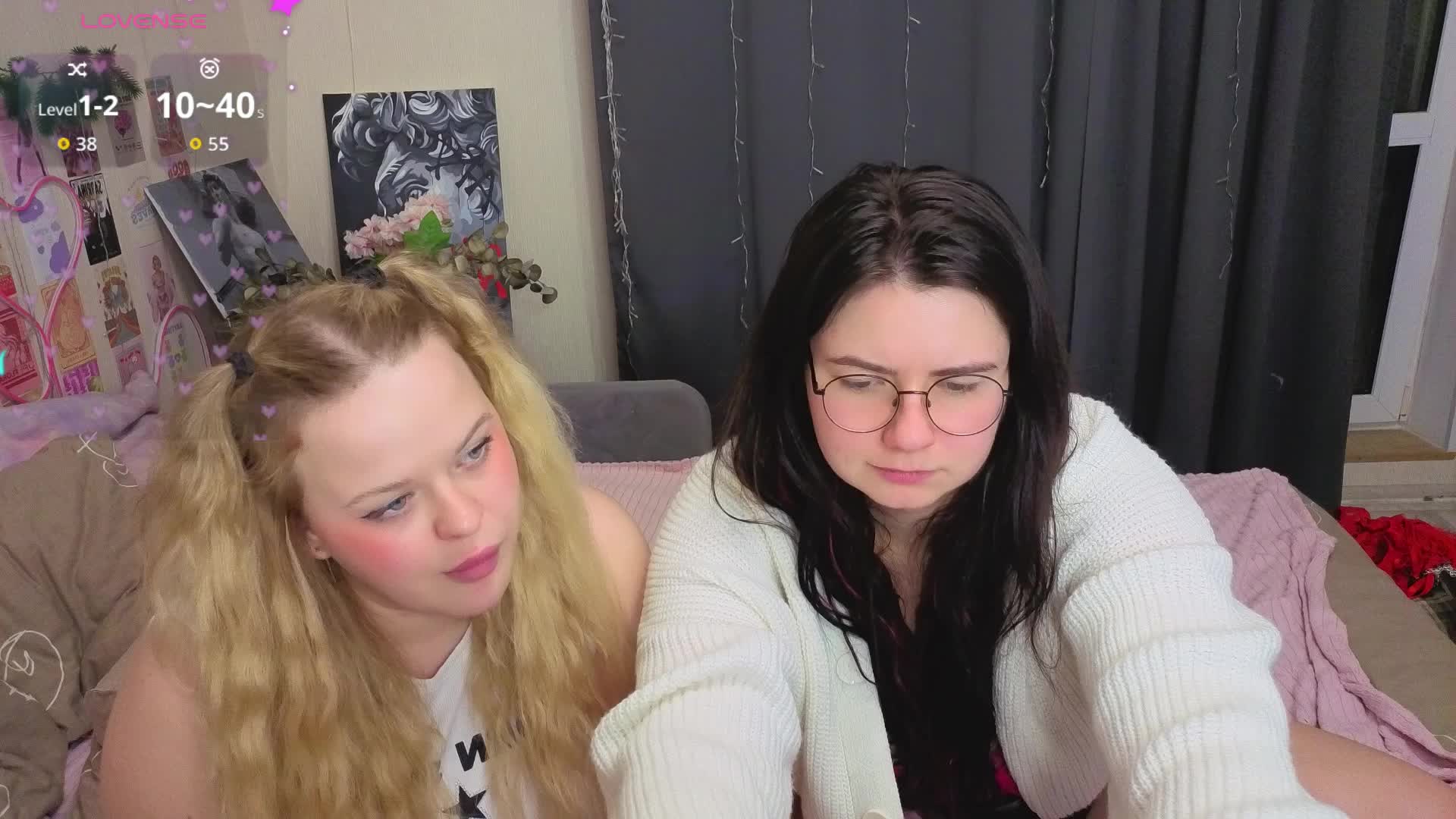 Kitty-and-Hannah Live Sex April 23, 2026