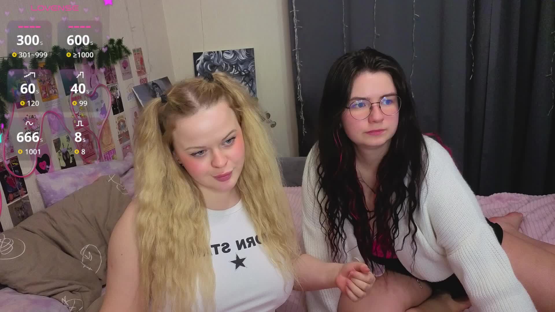 Kitty-and-Hannah Live Sex April 23, 2026