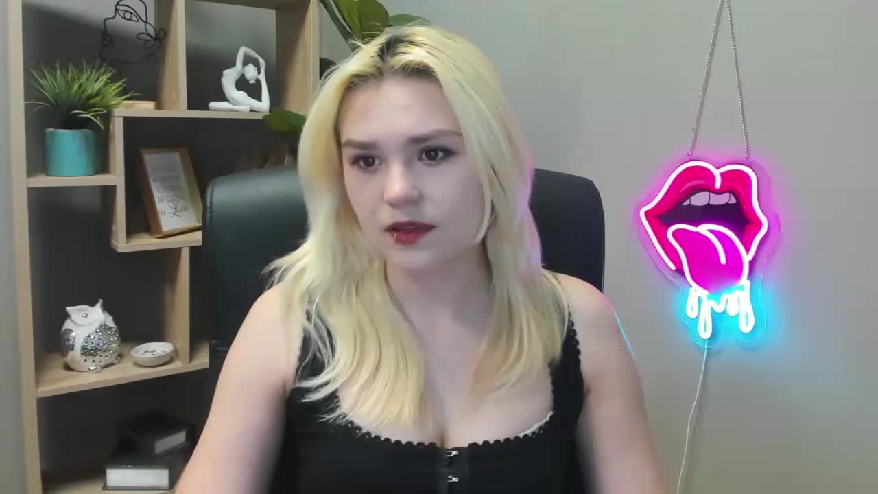 SweetLilyxo Live Sex April 23, 2026