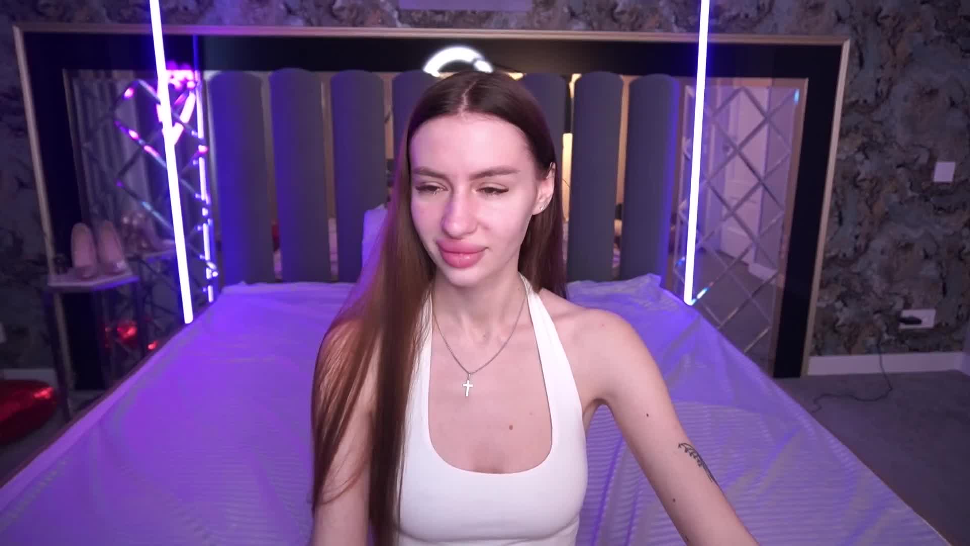 SnowWhiteee Live Sex April 23, 2026