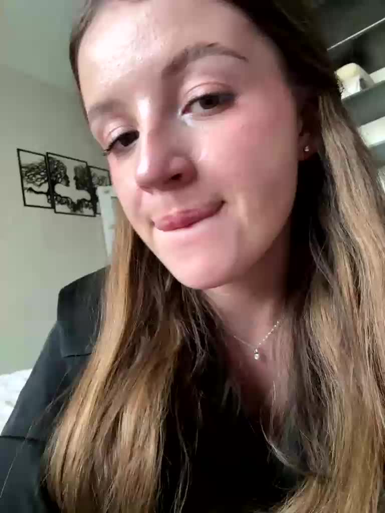 Rosalinelov Live Sex April 24, 2026