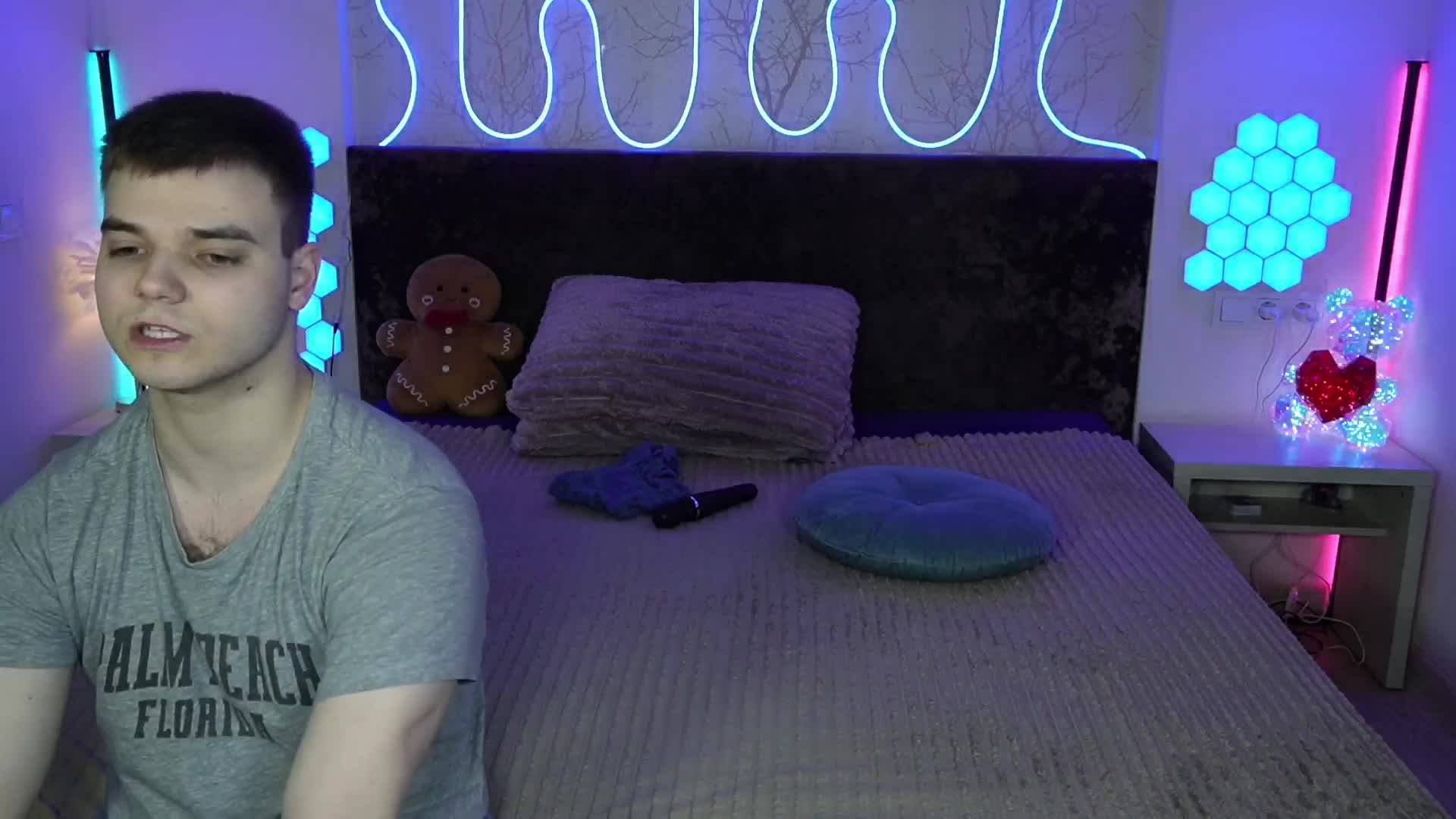VikkiAndGeorge Live Sex April 24, 2026