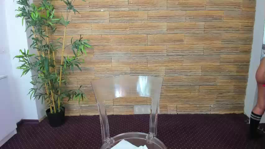 cupcake_izzy Live Sex April 24, 2026