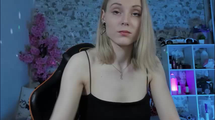 gina_lovelyy Live Sex April 25, 2026