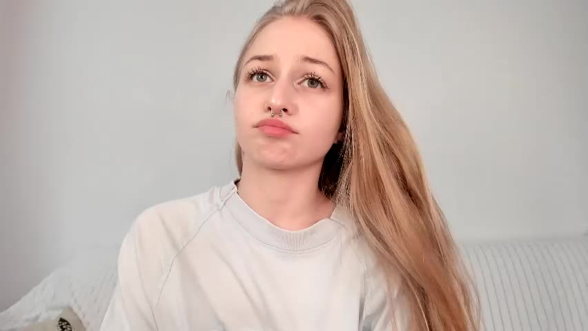 mia_meows Live Sex April 26, 2026
