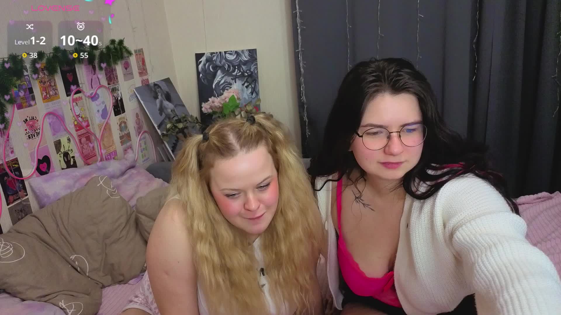 Kitty-and-Hannah Live Sex April 27, 2026