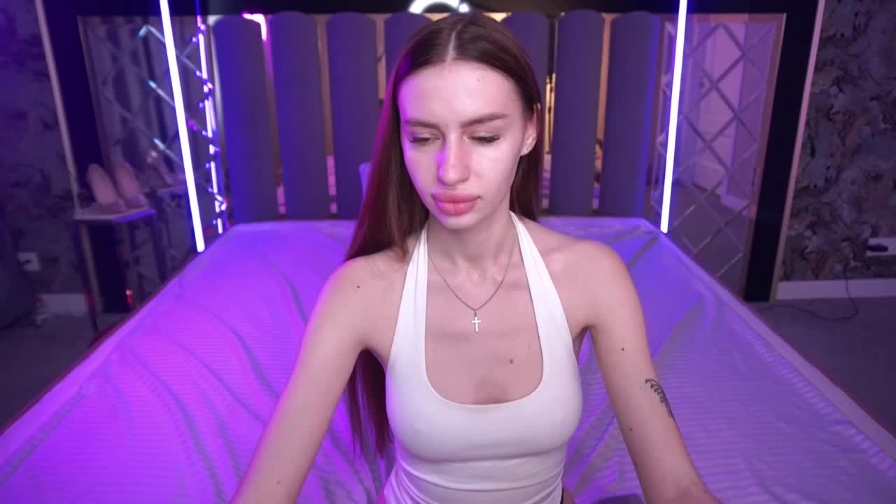 SnowWhiteee Live Sex April 27, 2026