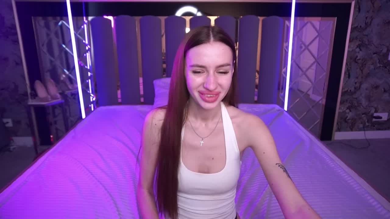 SnowWhiteee Live Sex April 27, 2026