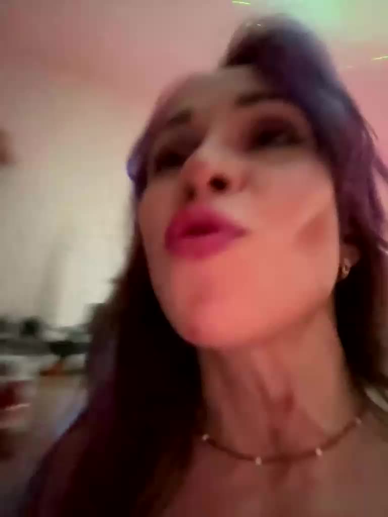 VIP17CoupleDream Live Sex April 27, 2026