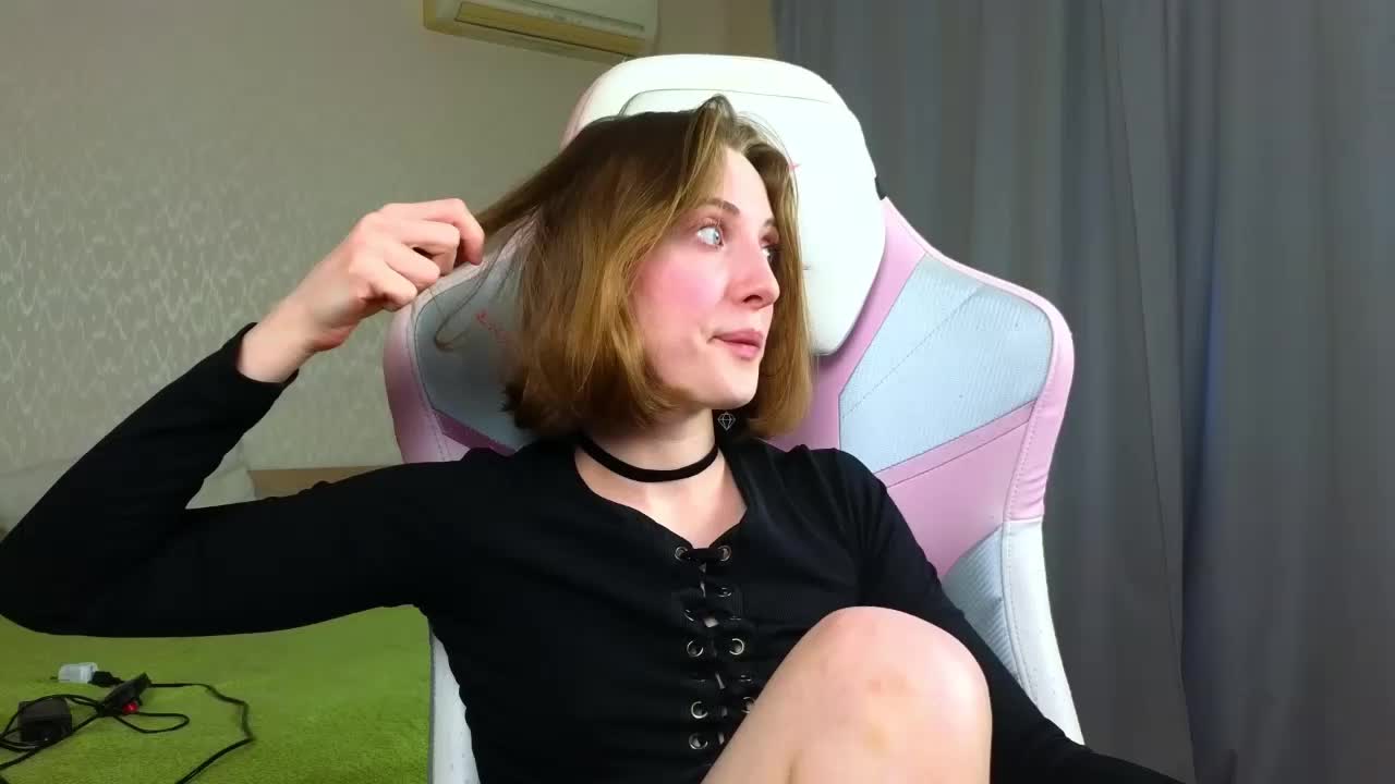 Adelina-Cowell Live Sex April 27, 2026