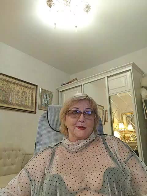 KarinkaSweet Live Sex April 27, 2026
