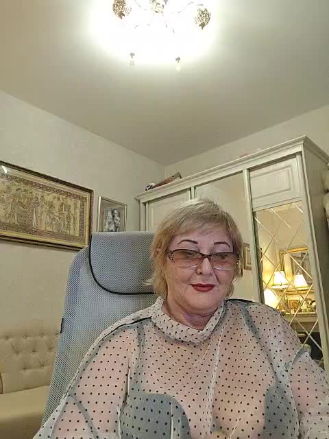 KarinkaSweet Live Sex April 27, 2026
