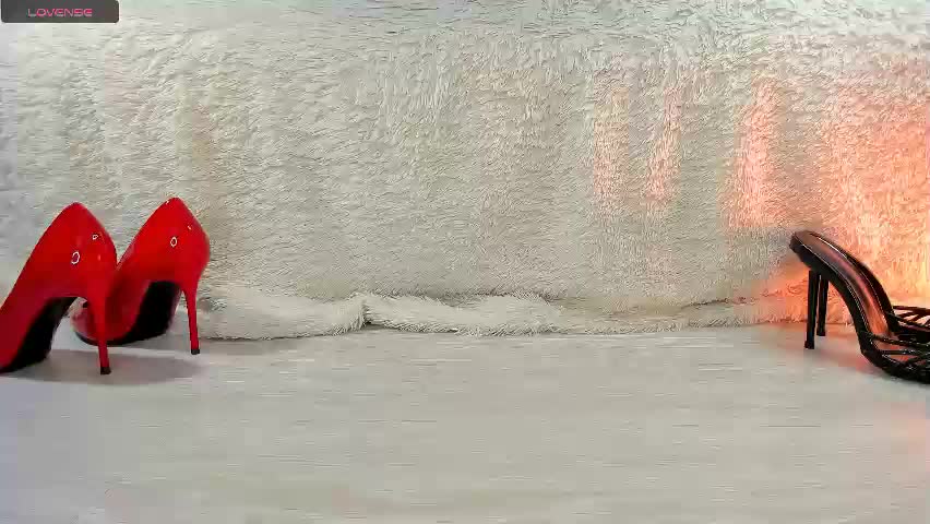 nylony_queeny Live Sex April 28, 2026