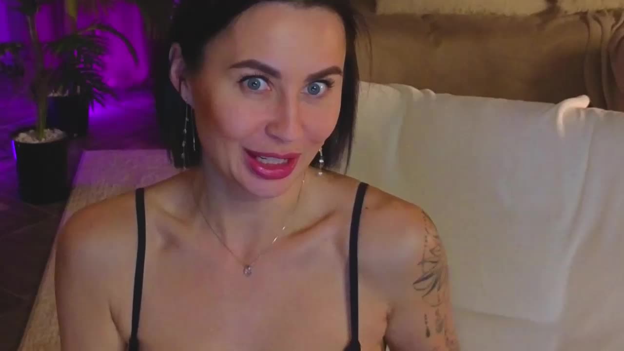 Alenachka_moya Live Sex April 28, 2026