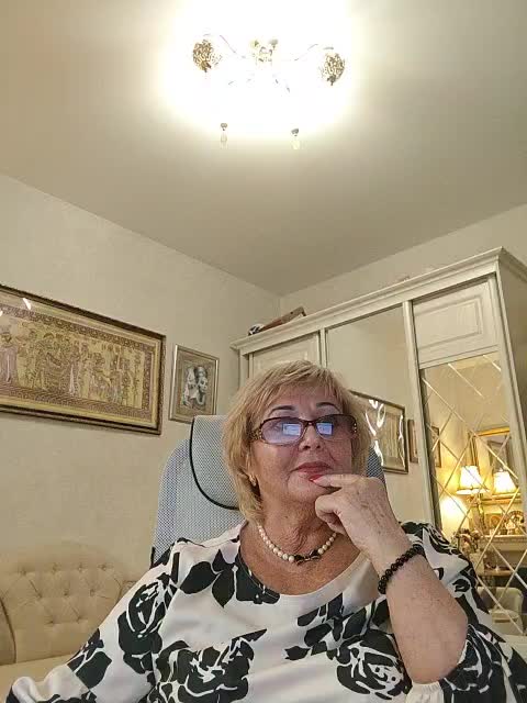 KarinkaSweet Live Sex April 28, 2026