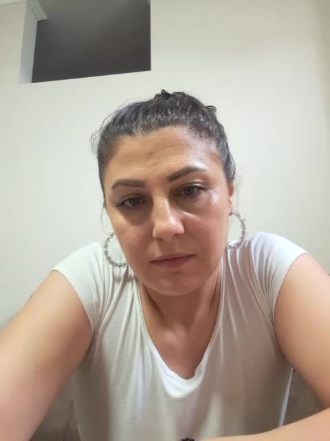AmyRoses Live Sex April 28, 2026